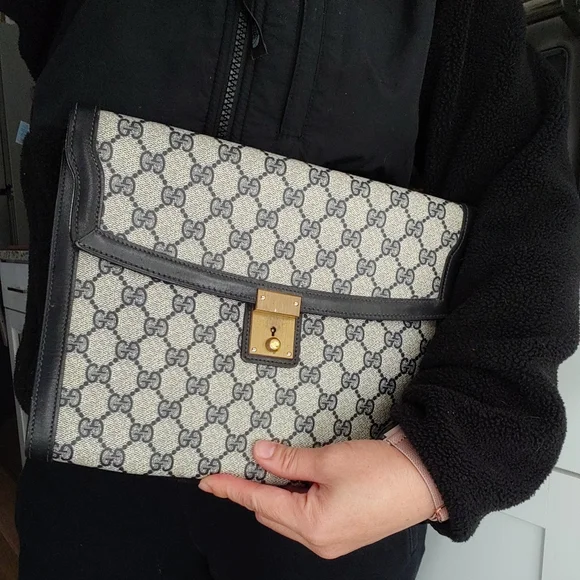 Authentic Vintage Gucci GG Monogram Supreme Clutch iPad Tablet Case - Picture 3 of 11